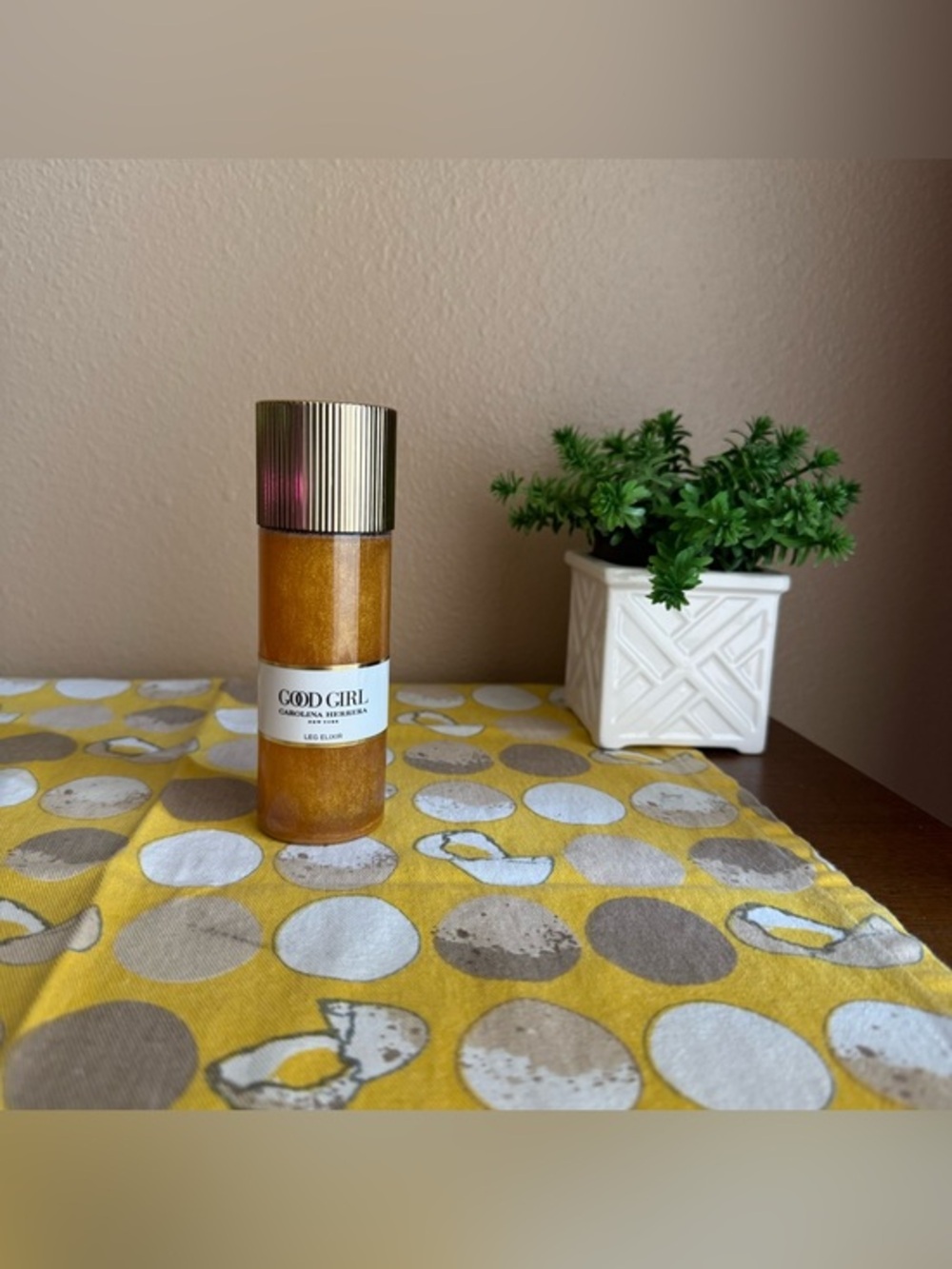 Carolina Herrera Good Girl Leg Elixer glittery gold body oil 3.4 oz